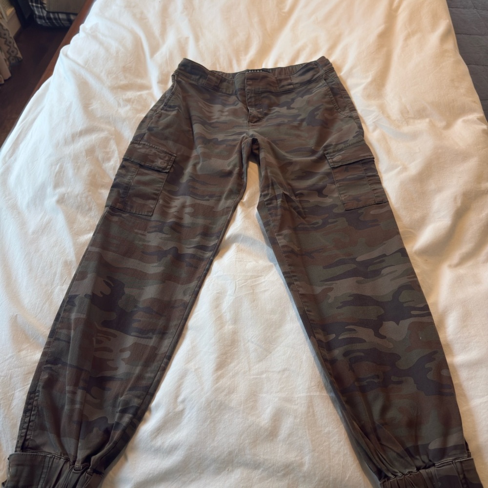 Sanctuary Camo Cargo Pants - Olive Green & Dark Green